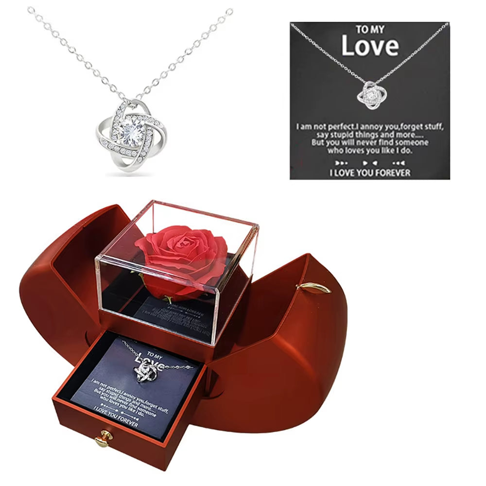 Rose box with necklace 
